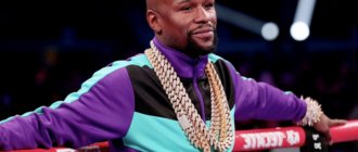 Mayweather, sərgi döyüşlərində iştirakına görə tənqidçiləri irqçilikdə və paxıllıqda ittiham edir